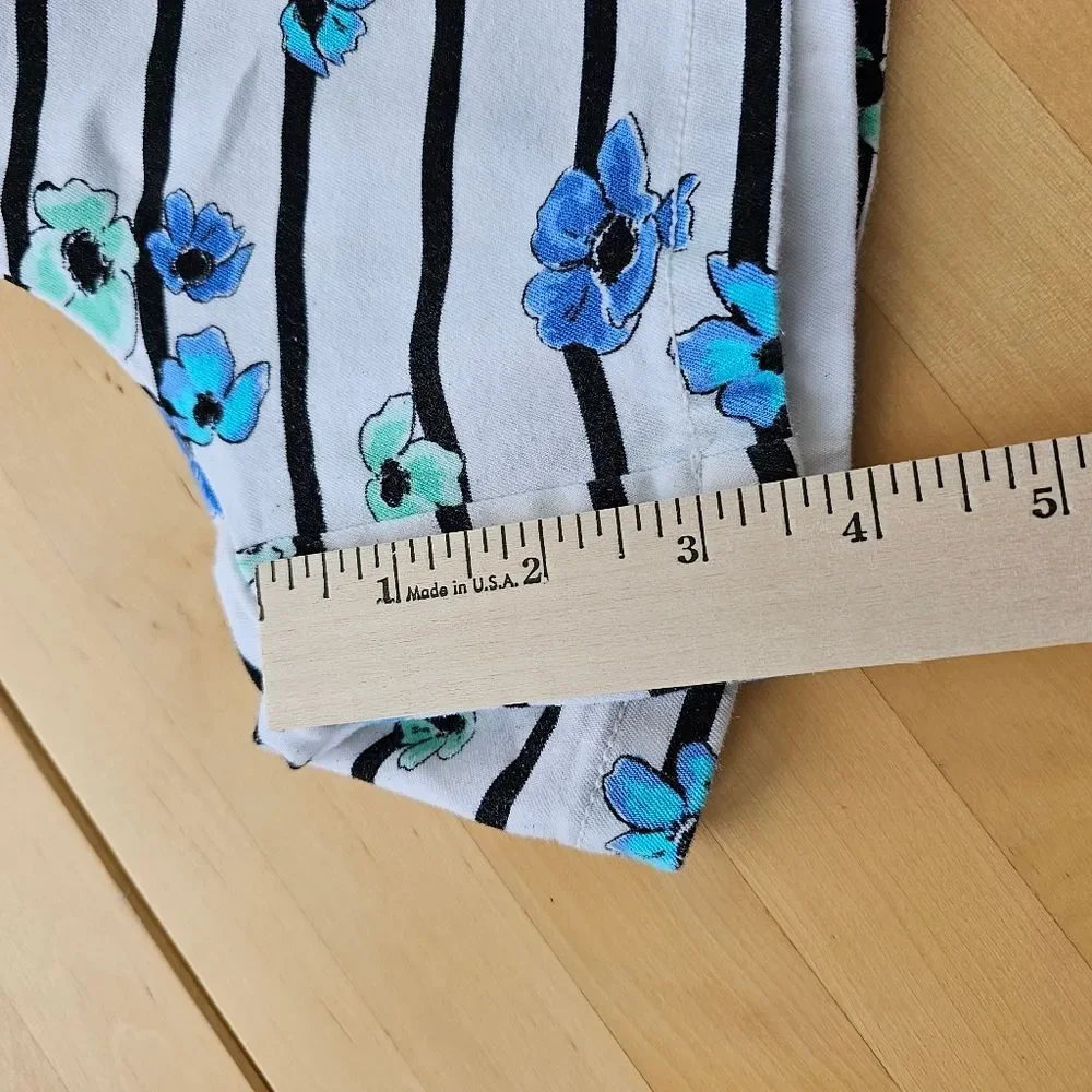Elle Venice White Shorts Blue Flowers Striped floral preppy chino shorts Size 16 - Picture 3 of 13